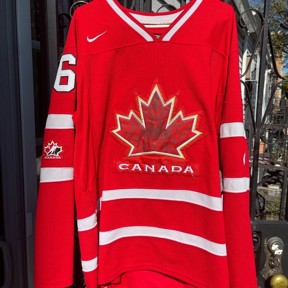 Nike Canada Jersey 🇨🇦 - Picture 2 of 14
